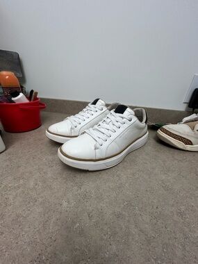 Men’s Casual Sneakers